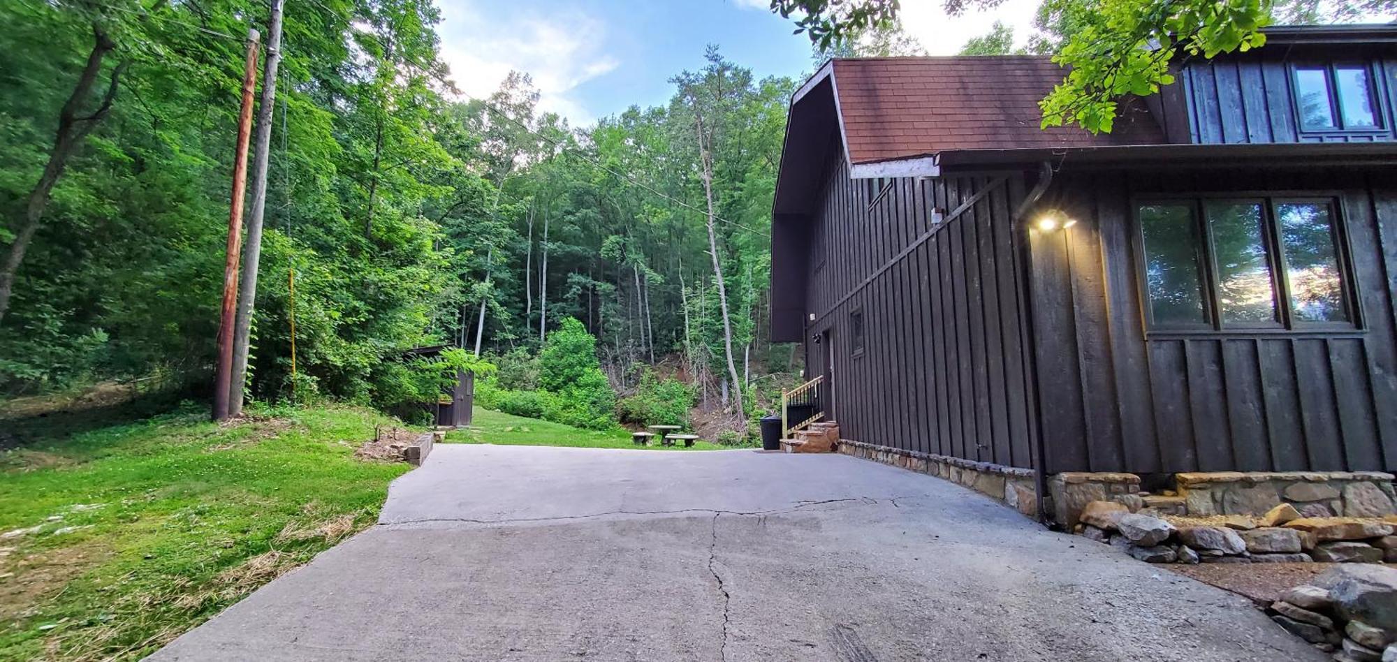 Lazy Bear Cabin Sevierville Exterior photo