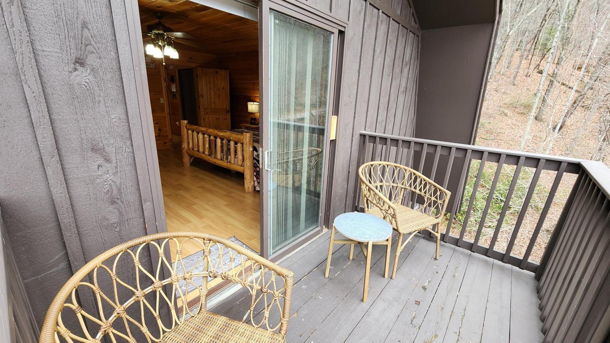 Lazy Bear Cabin Sevierville Exterior photo