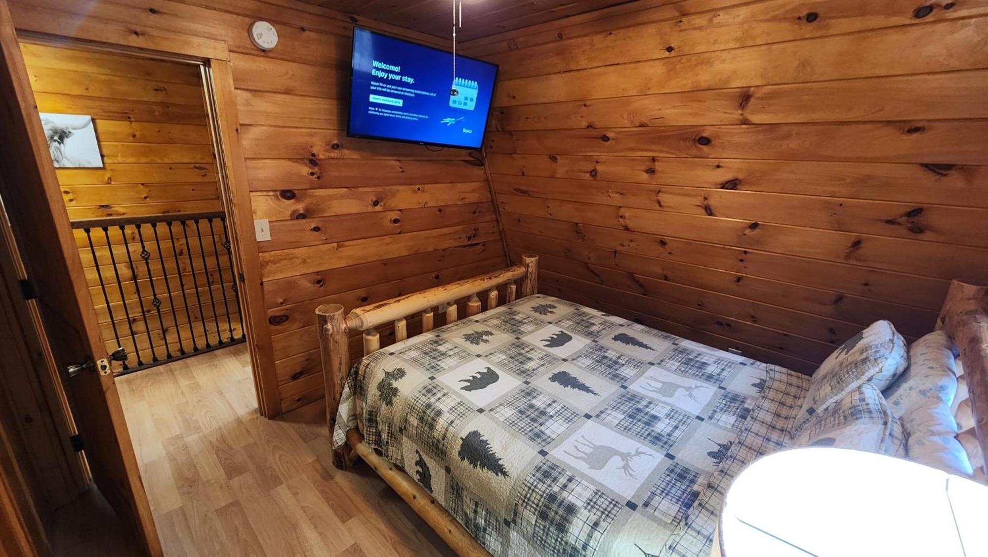 Lazy Bear Cabin Sevierville Exterior photo