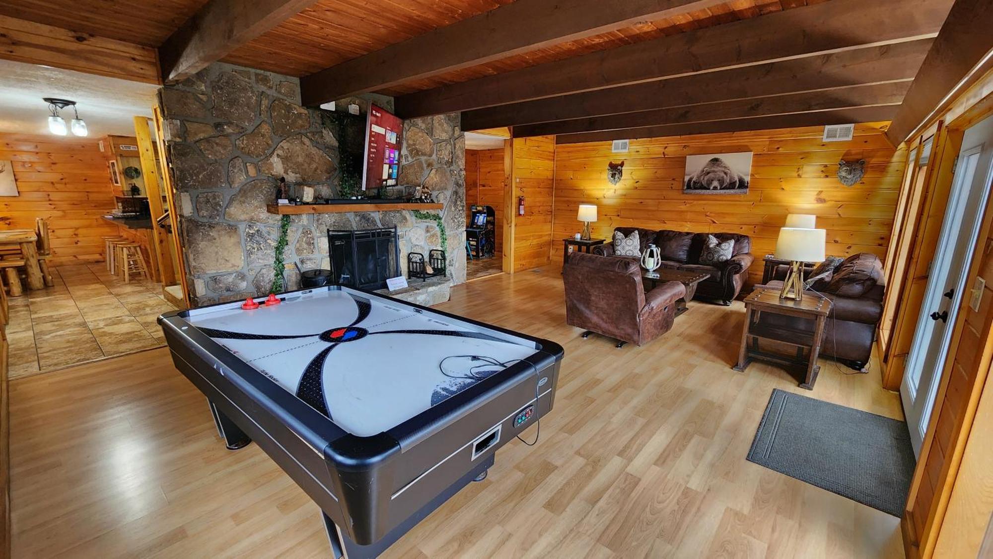 Lazy Bear Cabin Sevierville Exterior photo