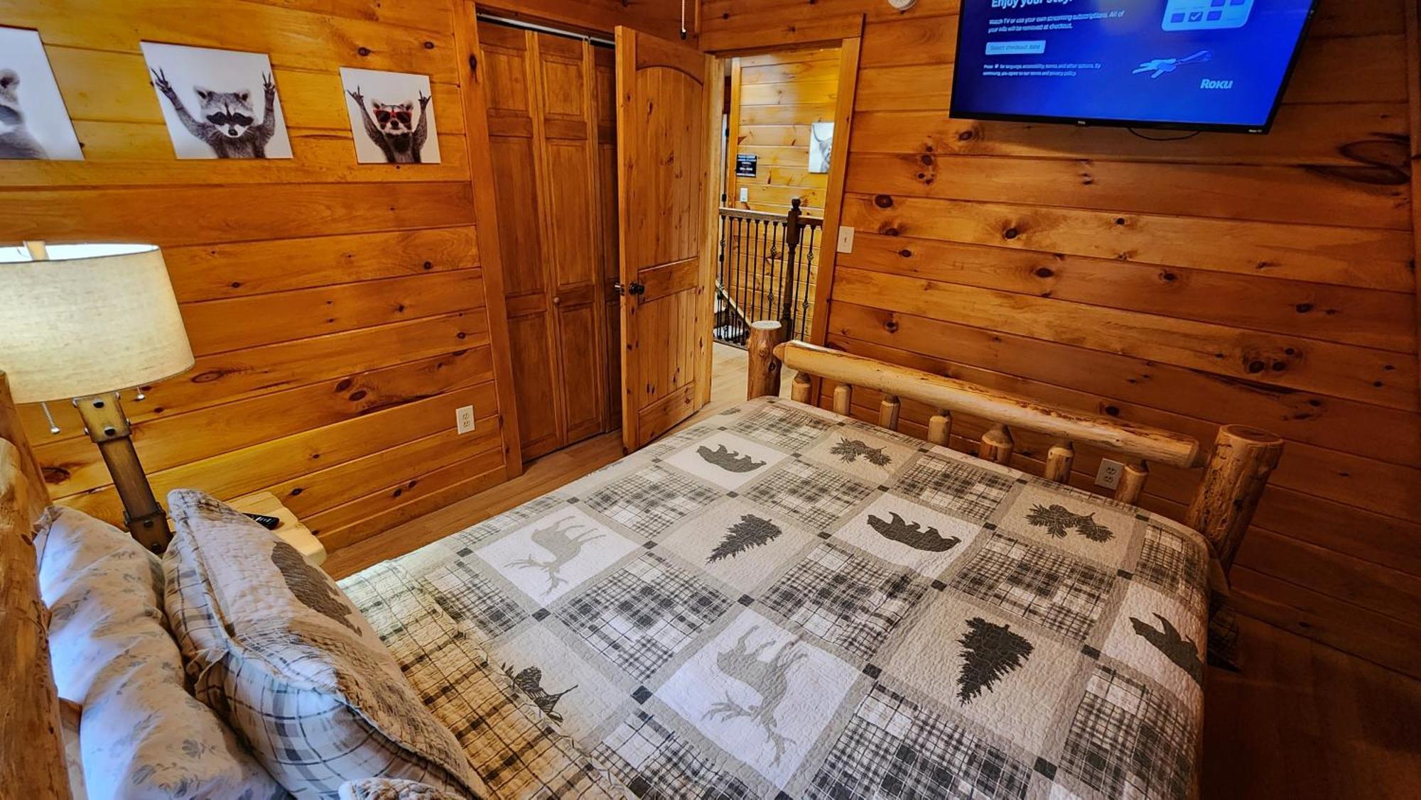Lazy Bear Cabin Sevierville Exterior photo