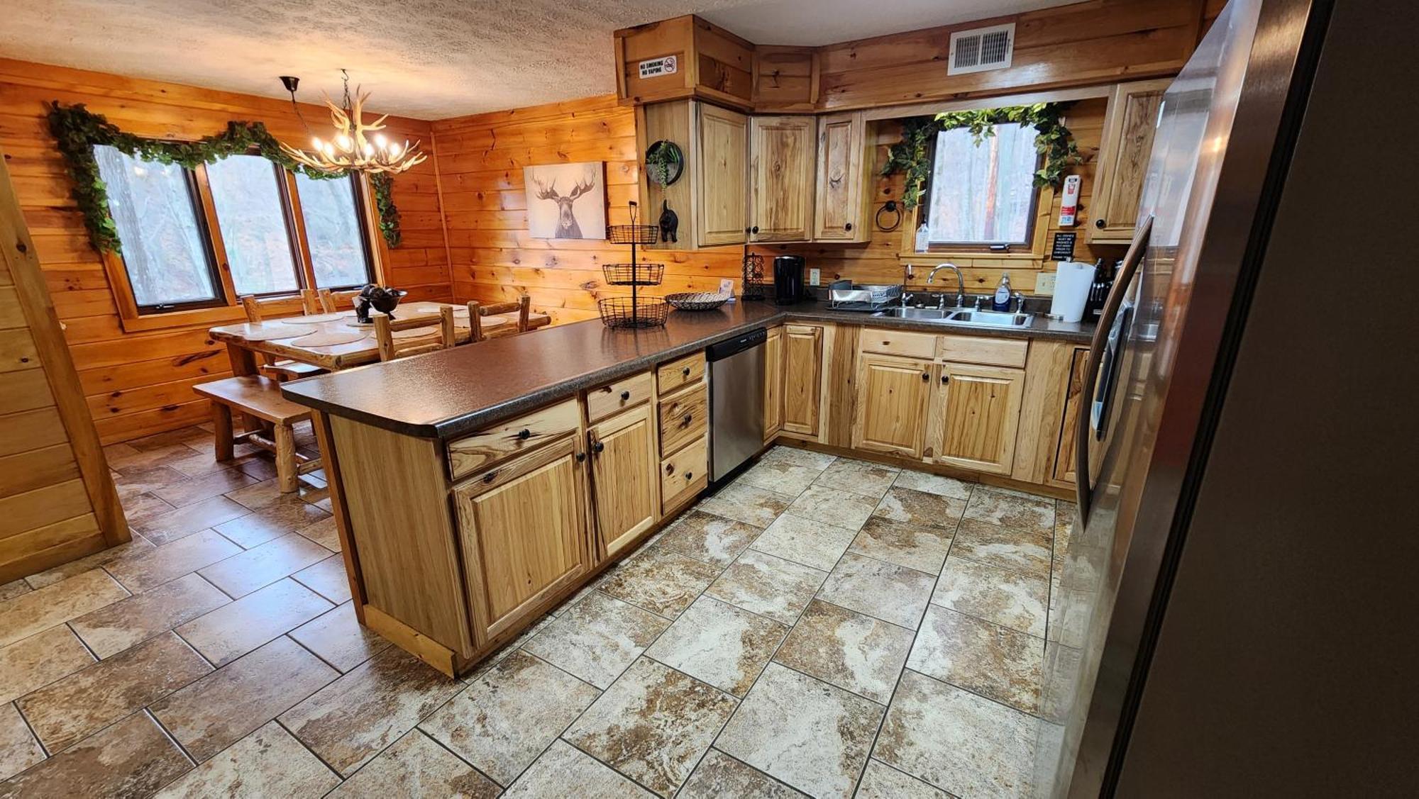 Lazy Bear Cabin Sevierville Exterior photo